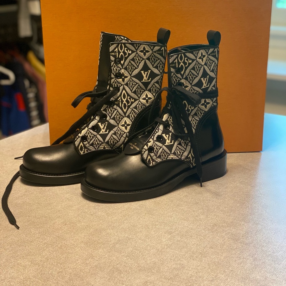 1854 Metropolis Flat Ranger Black & White Boot - Picture 5 of 7